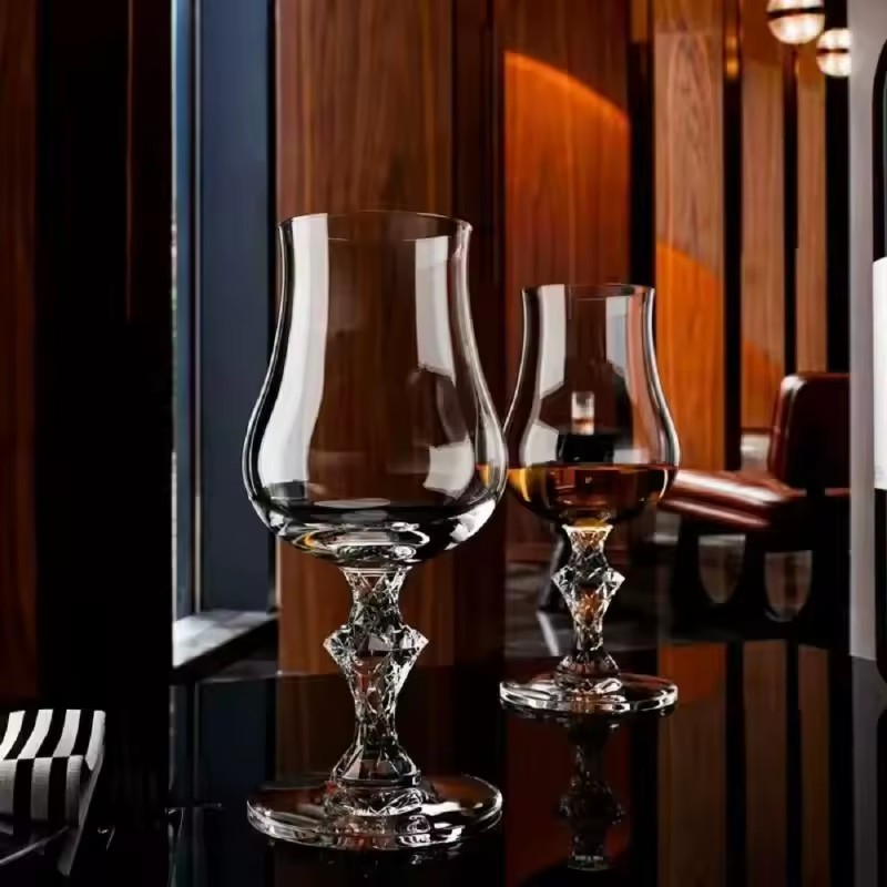 1PCS Burgundy Bordeaux Style U - Crystal Wine Glass recension och pris